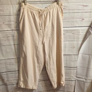 Erika & Co  Casual Cream Capris With Drawstring